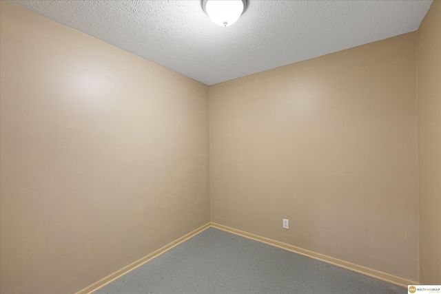 3958 S 190th Street, Omaha, NE 68130