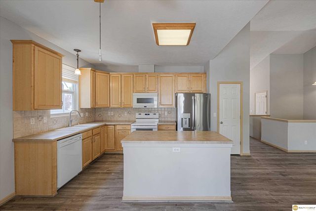 3958 S 190th Street, Omaha, NE 68130