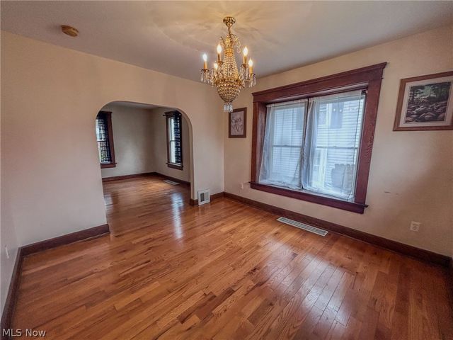 600 Robinette Court, Akron, OH 44310