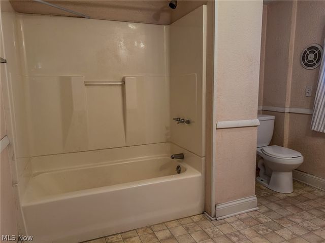 600 Robinette Court, Akron, OH 44310