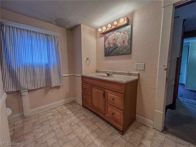 600 Robinette Court, Akron, OH 44310