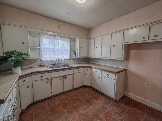 600 Robinette Court, Akron, OH 44310