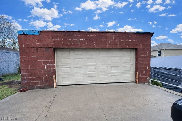 600 Robinette Court, Akron, OH 44310