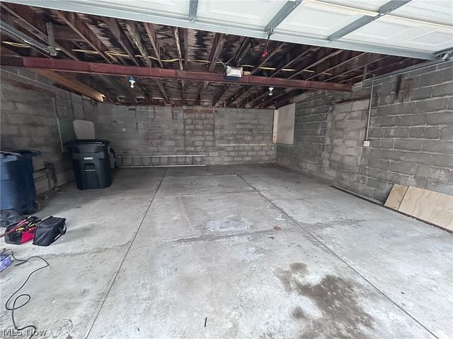 600 Robinette Court, Akron, OH 44310