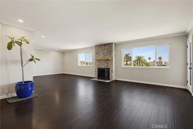 726 Elm Avenue 403, Long Beach, CA 90813