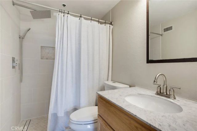 726 Elm Avenue 403, Long Beach, CA 90813