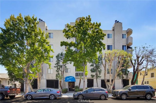 726 Elm Avenue 403, Long Beach, CA 90813