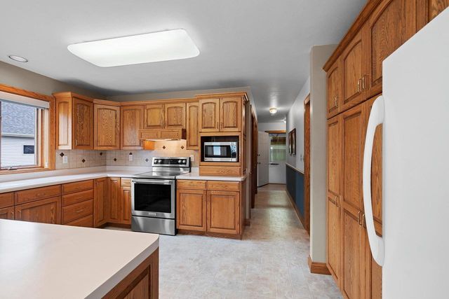 2767 ENGLEWOOD ROAD, Green Bay, WI 54311