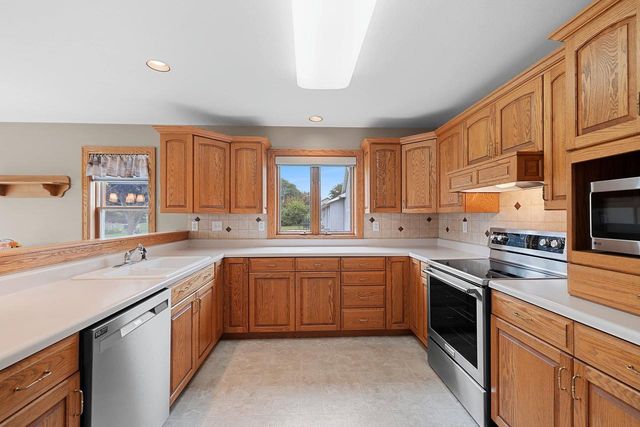 2767 ENGLEWOOD ROAD, Green Bay, WI 54311