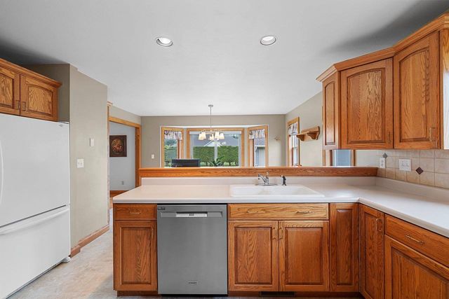 2767 ENGLEWOOD ROAD, Green Bay, WI 54311