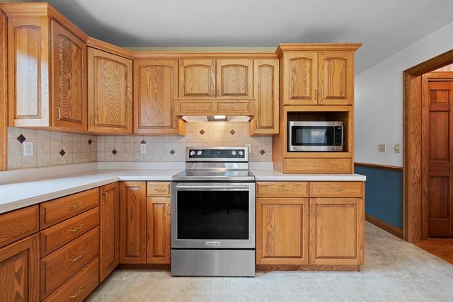 2767 ENGLEWOOD ROAD, Green Bay, WI 54311