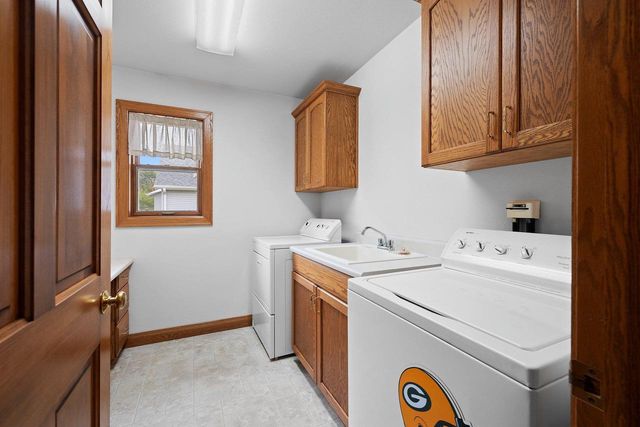 2767 ENGLEWOOD ROAD, Green Bay, WI 54311