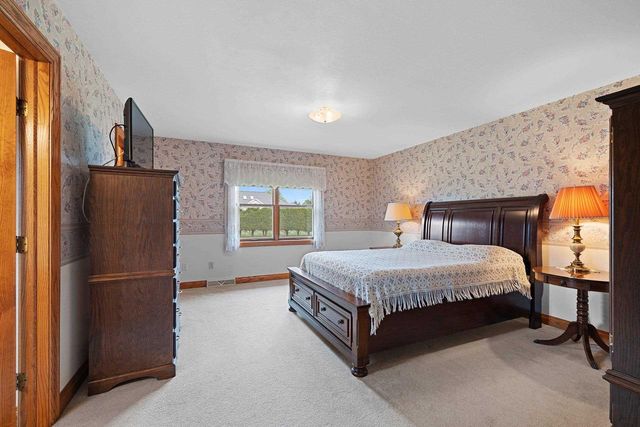 2767 ENGLEWOOD ROAD, Green Bay, WI 54311