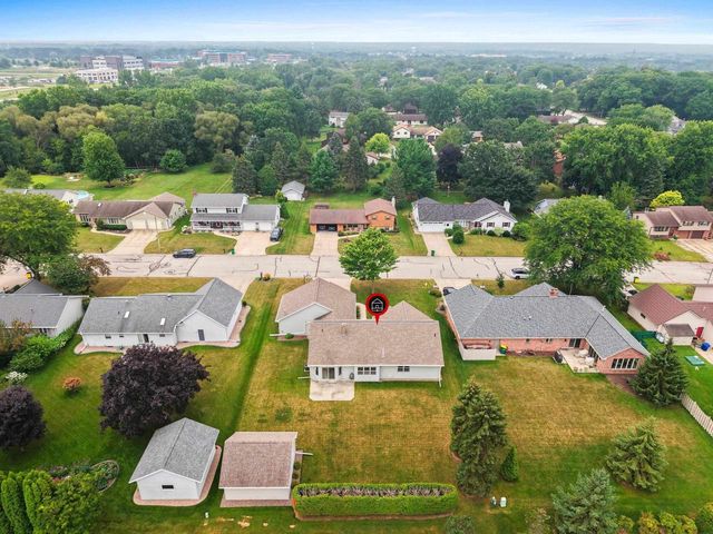 2767 ENGLEWOOD ROAD, Green Bay, WI 54311