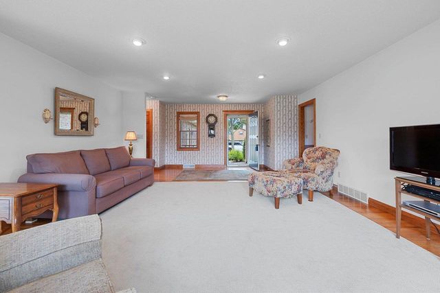 2767 ENGLEWOOD ROAD, Green Bay, WI 54311