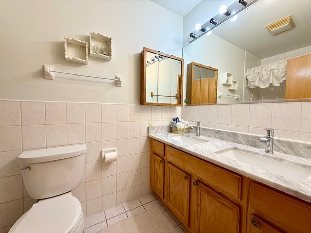 2105 S Tan Court C, Chicago, IL 60616