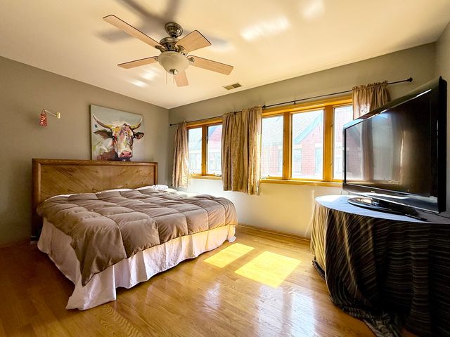 2105 S Tan Court C, Chicago, IL 60616