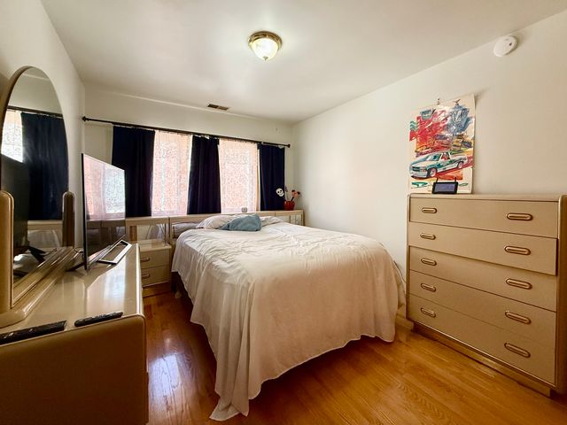 2105 S Tan Court C, Chicago, IL 60616