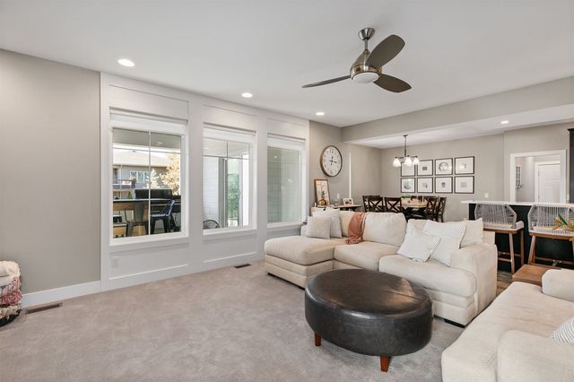 2762 NW 166th Court, Clive, IA 50325