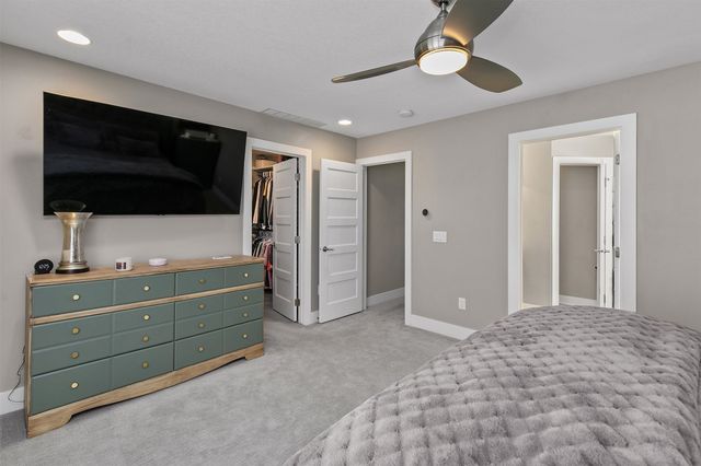 2762 NW 166th Court, Clive, IA 50325