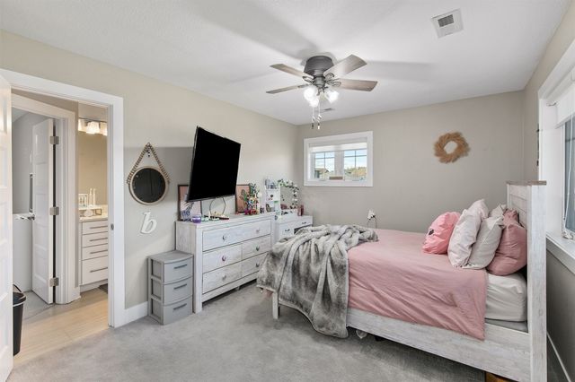 2762 NW 166th Court, Clive, IA 50325