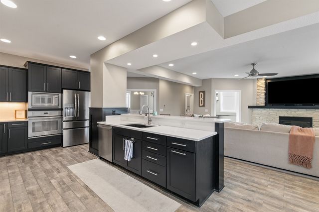 2762 NW 166th Court, Clive, IA 50325