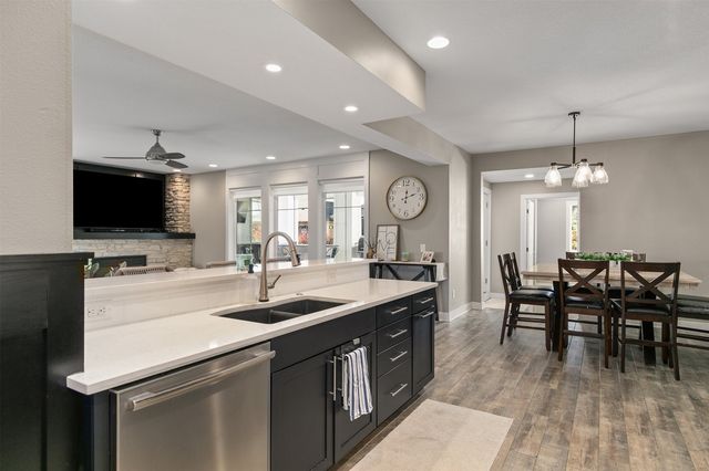 2762 NW 166th Court, Clive, IA 50325