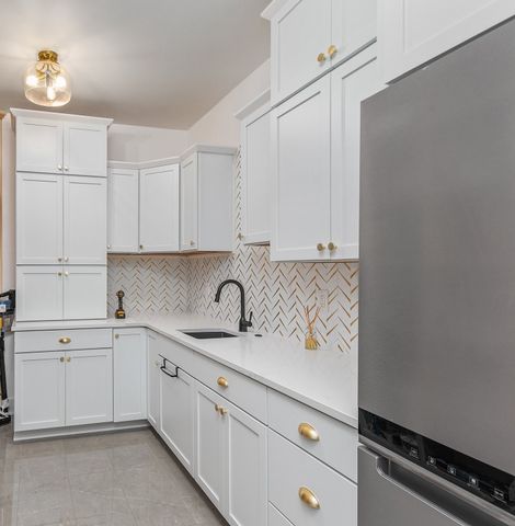 2762 NW 166th Court, Clive, IA 50325