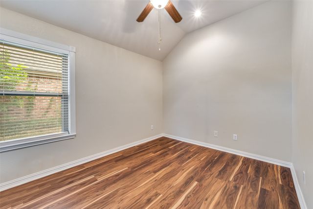 4817 Dogleg Drive, Haltom City, TX 76117