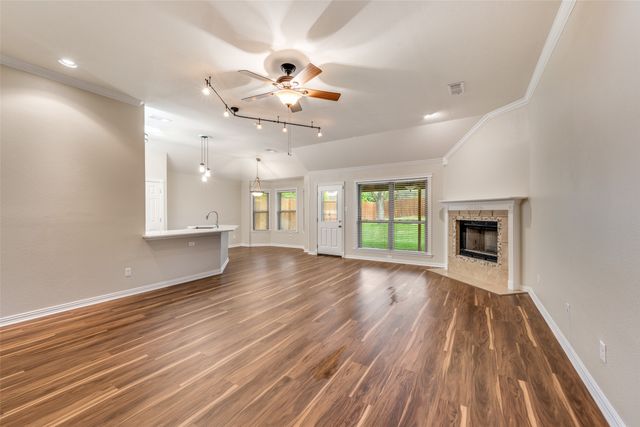 4817 Dogleg Drive, Haltom City, TX 76117