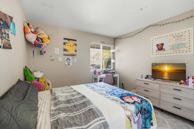 214 Shadywood Ave, Lathrop, CA 95330