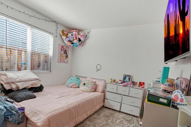 214 Shadywood Ave, Lathrop, CA 95330