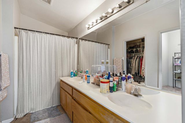 214 Shadywood Ave, Lathrop, CA 95330