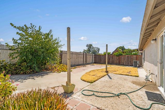 214 Shadywood Ave, Lathrop, CA 95330