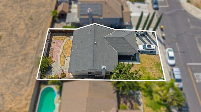 214 Shadywood Ave, Lathrop, CA 95330