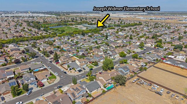 214 Shadywood Ave, Lathrop, CA 95330