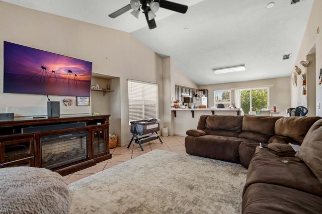 214 Shadywood Ave, Lathrop, CA 95330