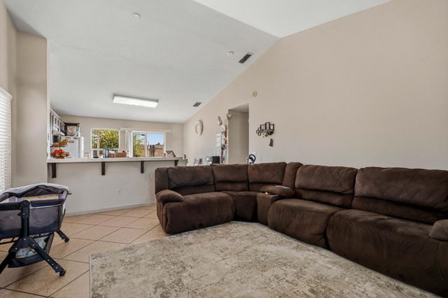 214 Shadywood Ave, Lathrop, CA 95330