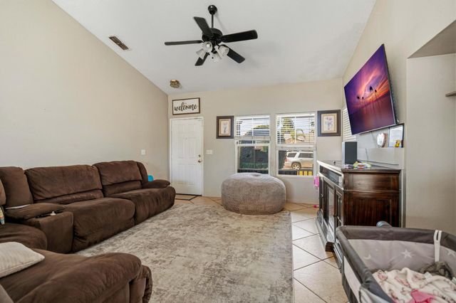 214 Shadywood Ave, Lathrop, CA 95330