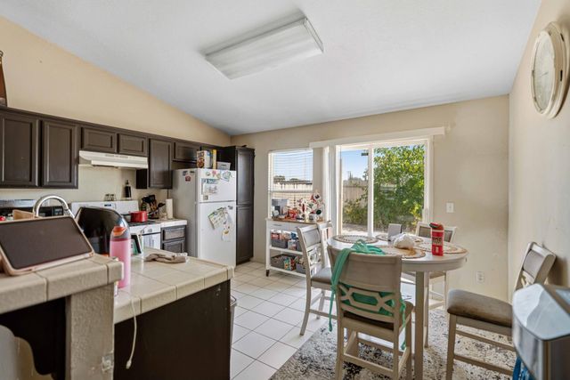 214 Shadywood Ave, Lathrop, CA 95330