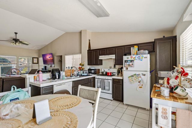 214 Shadywood Ave, Lathrop, CA 95330