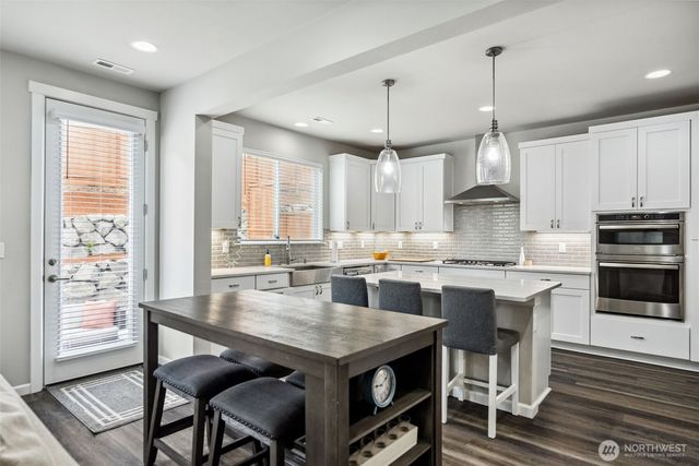 9844 Prospect Place, Gig Harbor, WA 98332