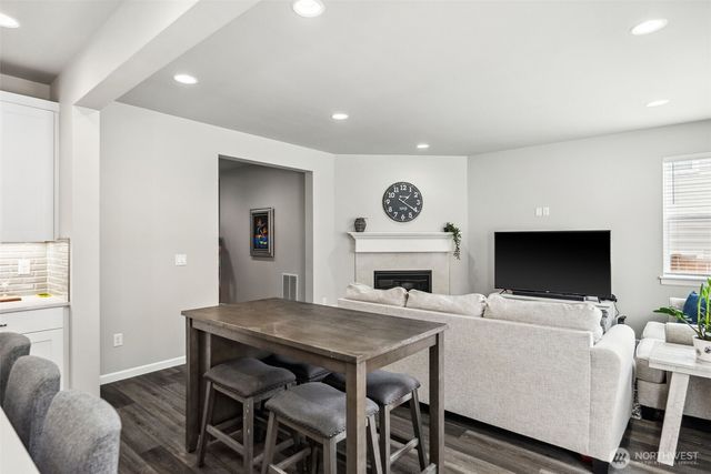 9844 Prospect Place, Gig Harbor, WA 98332