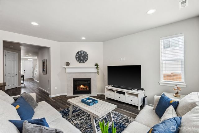 9844 Prospect Place, Gig Harbor, WA 98332