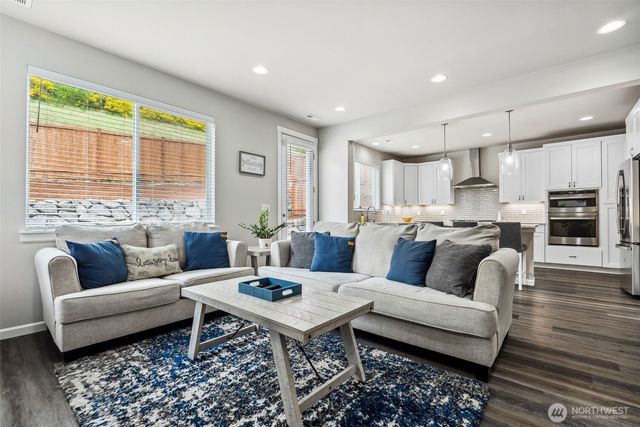 9844 Prospect Place, Gig Harbor, WA 98332