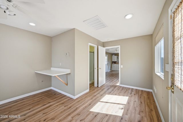 4949 E Shaw Butte Drive, Scottsdale, AZ 85254