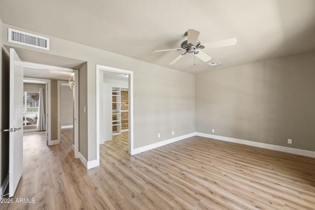 4949 E Shaw Butte Drive, Scottsdale, AZ 85254