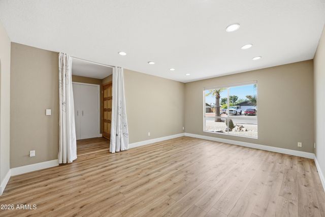 4949 E Shaw Butte Drive, Scottsdale, AZ 85254