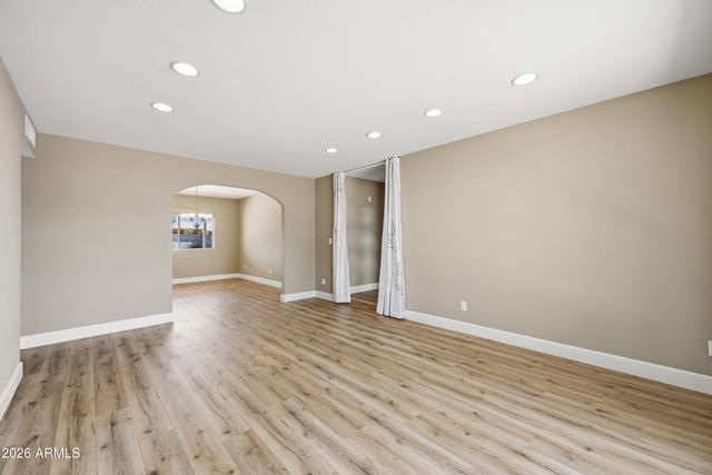 4949 E Shaw Butte Drive, Scottsdale, AZ 85254