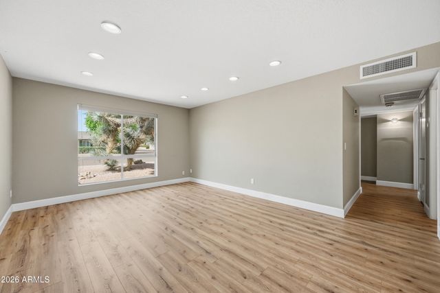 4949 E Shaw Butte Drive, Scottsdale, AZ 85254